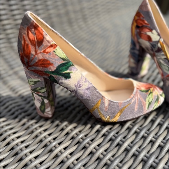 Nine West Floral Pumps - Size 7.5 - Picture 3 of 15